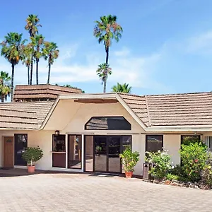 Motel Super 8 By Wyndham Long